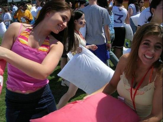 Very Hot Chicks Pillow Fighting