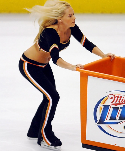 Beautiful NHL Ice Crew Girls Photos