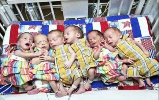 Woman Gives Birth To 6 Babies