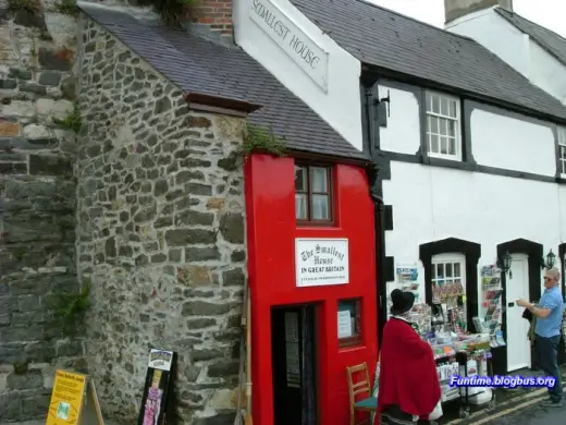 Britains Smallest House