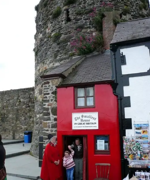 Britains Smallest House