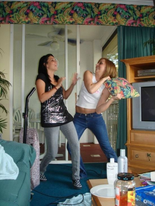 Very Hot Chicks Pillow Fighting