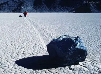 Mystery of Rocks in the Valley of the Death 