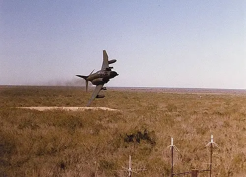 F1 Car VS Fighter Jet