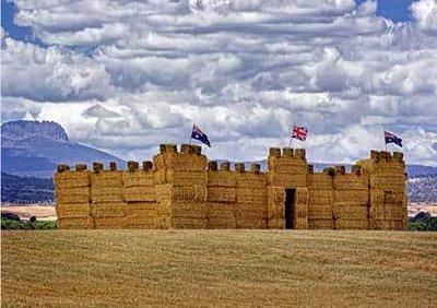 CREATIVITY WITH HAY & STRAW 