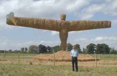 CREATIVITY WITH HAY & STRAW 