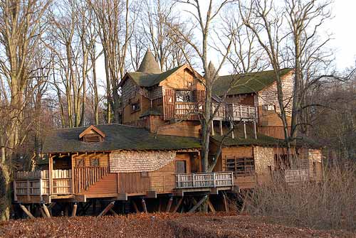 Largest Treehouse