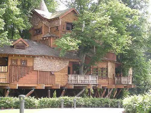 Largest Treehouse