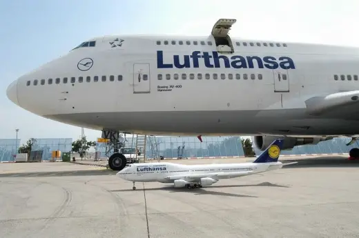 747 400 Scale Model