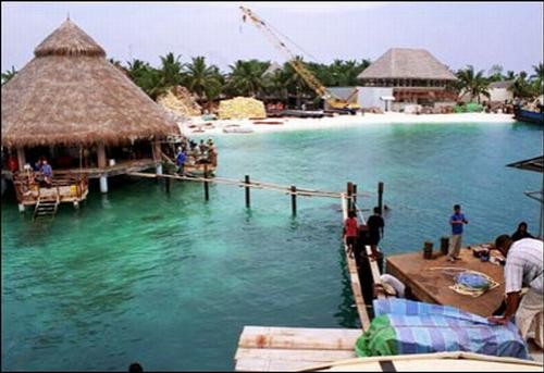 Another Underwater Restaurant